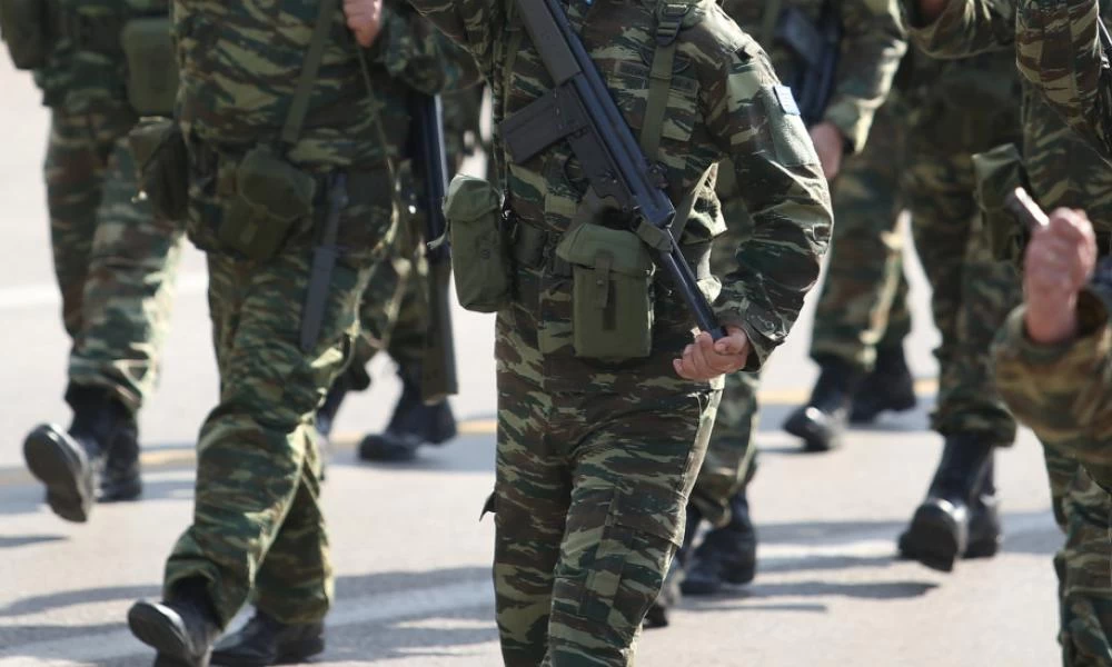 Συναγερμός στις ΕΔ: Κρούσματα κορονοϊού στο Στεφανοβίκειο στρατόπεδο